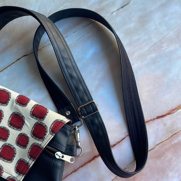 MISSY MAO MAO | Handcrafted vegan leather Jodie shoulder bag in Lashed Dots - Picture 6 of 10